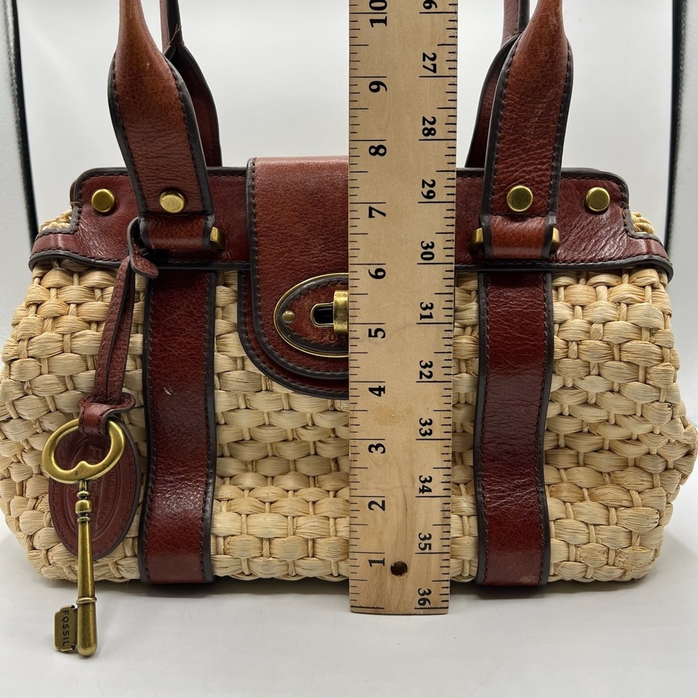 New‎ Fossil Vintage Reissue Large Woven Straw Leather Trim Handbag, $198 - Picture 12 of 15